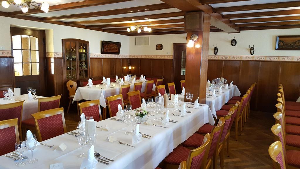 רינגסהיים Gasthaus Zum Hirschen מראה חיצוני תמונה