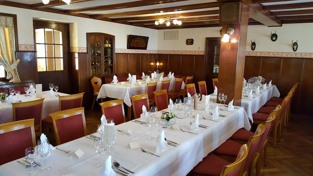רינגסהיים Gasthaus Zum Hirschen מראה חיצוני תמונה